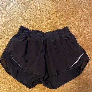 Lululemon hotty hot shorts 2.5